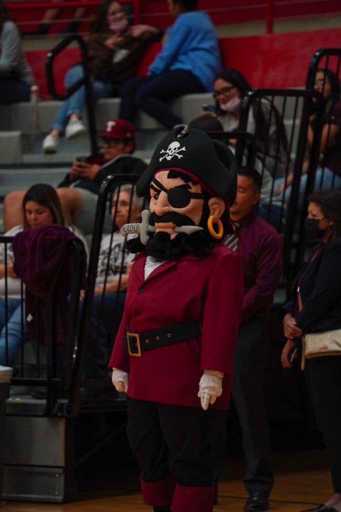 mathis-london-girls-basketball-playoffs00098